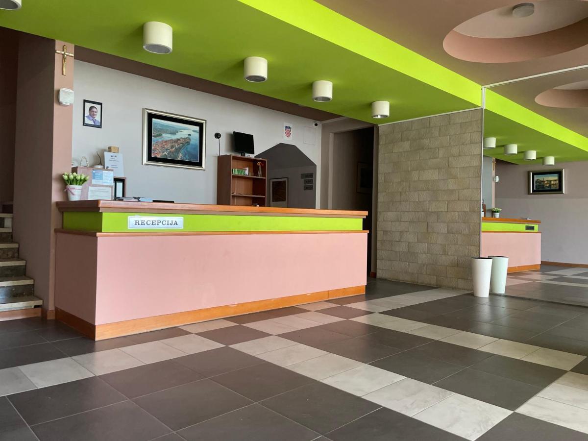 Motel Ljetni Raj 바스카보다 외부 사진